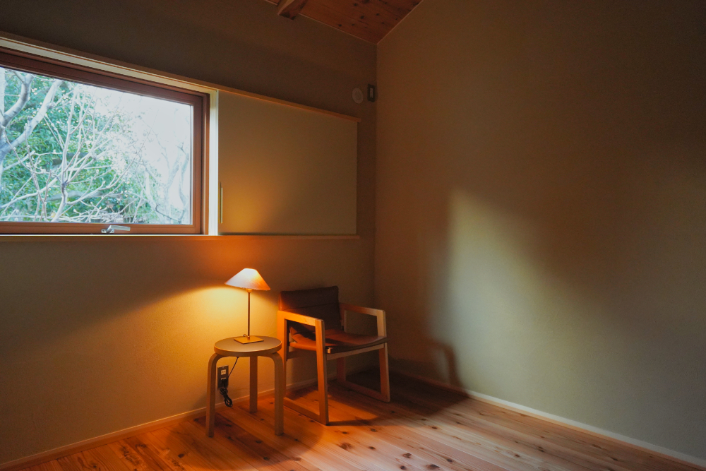 寝室は6帖。天井高のめりはりを効かせ、ゆったりと感じられるよう設計しました。