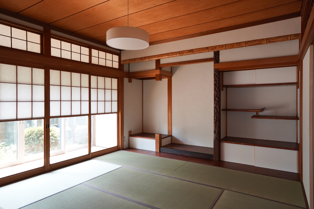 庭と縁側からはいる自然光の心地よい和室。